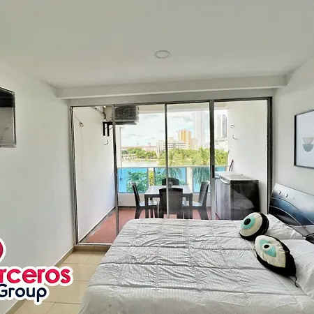 Agradable En El Laguito Por Parceros Group